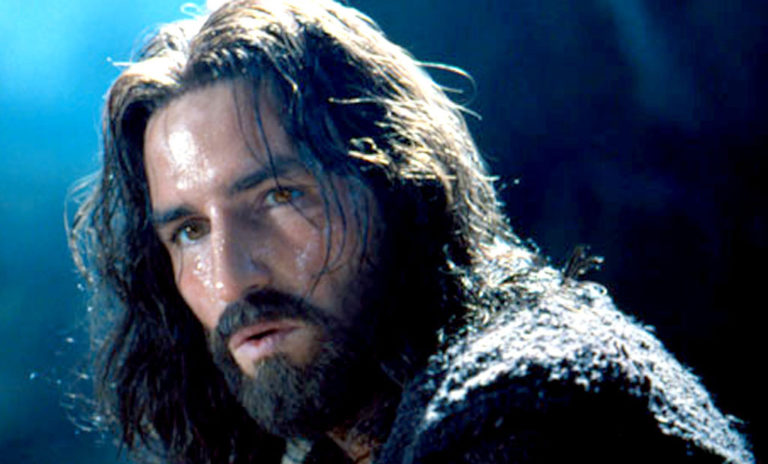 LES SERIES à la TELE - Page 6 LaResurrectionduChrist-Jim-Caviezel-768x464